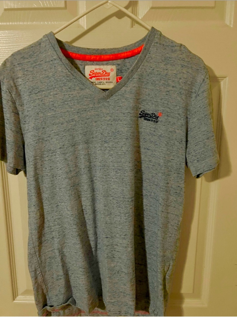 Superdry Men’s Heather Light Gray V-Neck T-Shirt with Chest Logo